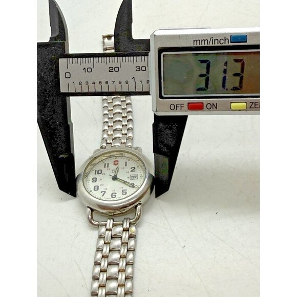 Vtg Victorinox Swiss Army Women\'s Cavalry Field Date Quartz 31mm Watch Stainless